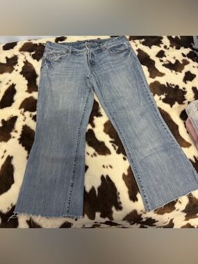 American Eagle Low Rise Wide Crop Jeans Size 14R Light/Medium Wash